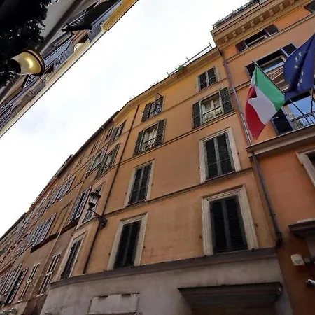 Trevi Halldis Apartment