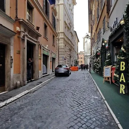 Trevi Halldis * Rome